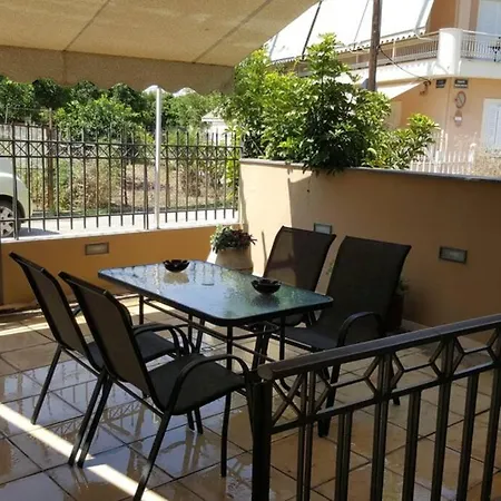 Ευρύχωρο Σπίτι Στην Πάτρα Apartment Exterior photo