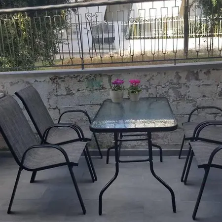 Ευρύχωρο Σπίτι Στην Πάτρα Apartment Exterior photo